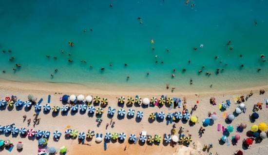 Τουρισμός για όλους 2024: Τα ποσά επιδότησης και οι δικαιούχοι – Πότε ανοίγει η πλατφόρμα