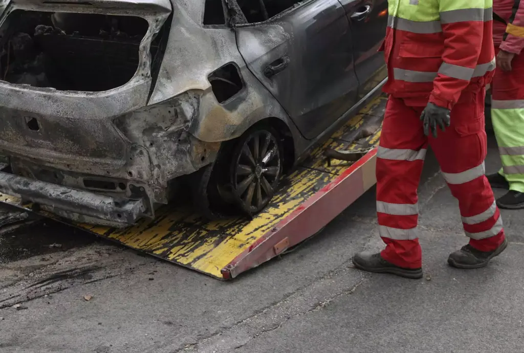 Θεσσαλονίκη: Φωτιά σε εν κινήσει αυτοκίνητο τα ξημερώματα