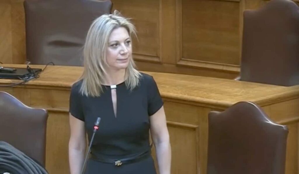 Θεσσαλονίκη: Συγκέντρωση στον Λευκό Πύργο με αφορμή την ομιλία Καρυστιανού στο Ευρωκοινοβούλιο