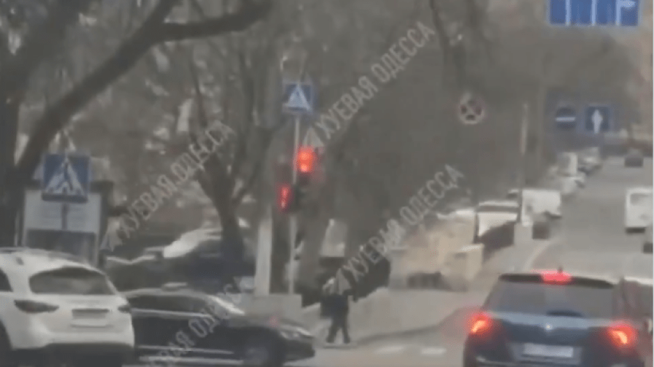 Έκρηξη κοντά στην αυτοκινητοπομπή Ζελένσκι-Μητσοτάκη στην Οδησσό // Όλοι καλά στην ελληνική αποστολή