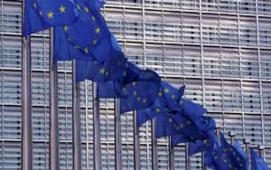 ΕΕ–ΗΠΑ: “Πράσινο φως” από το Ευρωπαϊκό Κοινοβούλιο στη νομοθεσία για τους δασμούς