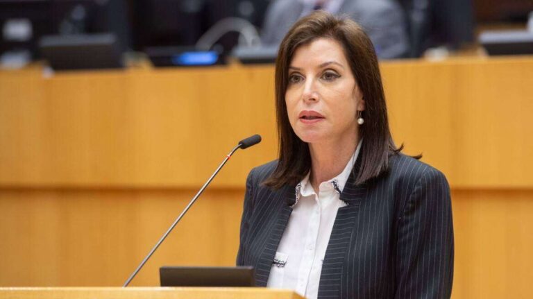 Σκάνδαλο Ασημακοπούλου: Αποπέμπονται ο γγ του ΥΠΕΣ και ο γραμματέας Αποδήμων