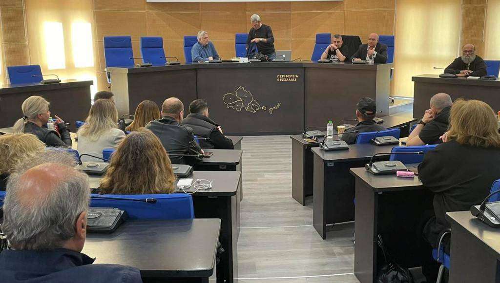 Δεκάδες οικογένειες των θυμάτων της τραγωδίας των Τεμπών βρίσκονται στη Λάρισα – Σύσκεψη για τις εξελίξεις γύρω από την υπόθεση