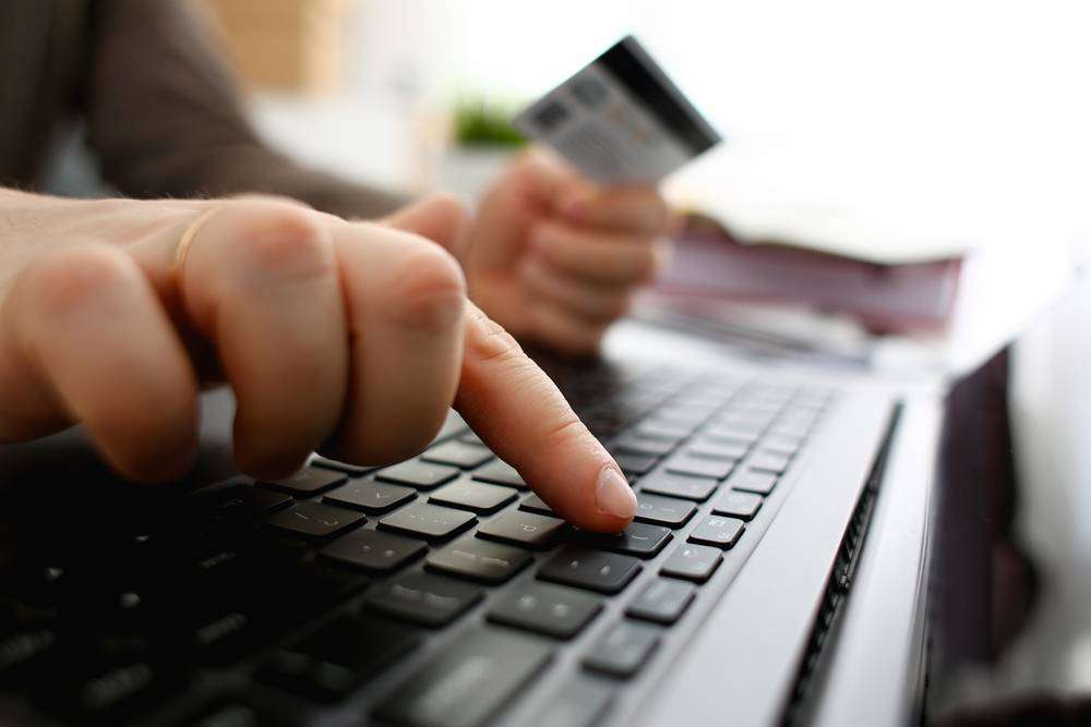 Δήθεν υπάλληλοι του ΕΦΚΑ εξαπατούν ασφαλισμένους – Στη Θεσσαλονίκη απέσπασαν από γυναίκα 33.000 ευρώ για δήθεν επιστροφή από τον ΕΦΚΑ