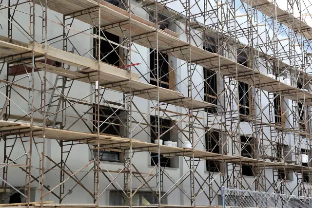 Τρίκαλα: Εργατικό δυστύχημα σε οικοδομή – 54χρονος ελαιοχρωματιστής έχασε τη ζωή του πέφτοντας από σκαλωσιά
