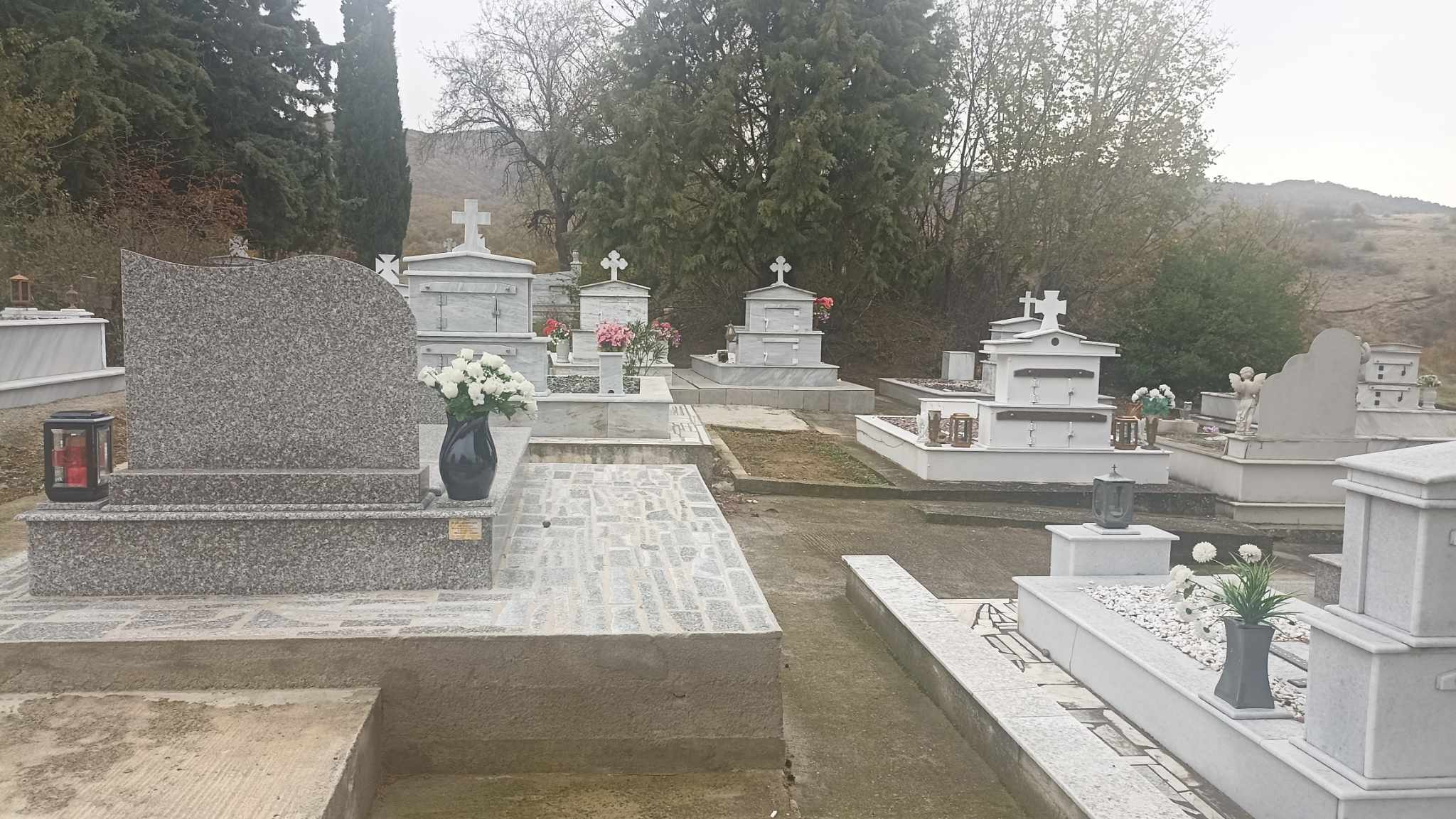 Δεν αποσυντίθενται οι νεκροί του κορονοϊού λόγω των μέτρων που είχαν επιβάλλει - Μακάβρια εικόνα στο κοιμητήριο της Λάρισας