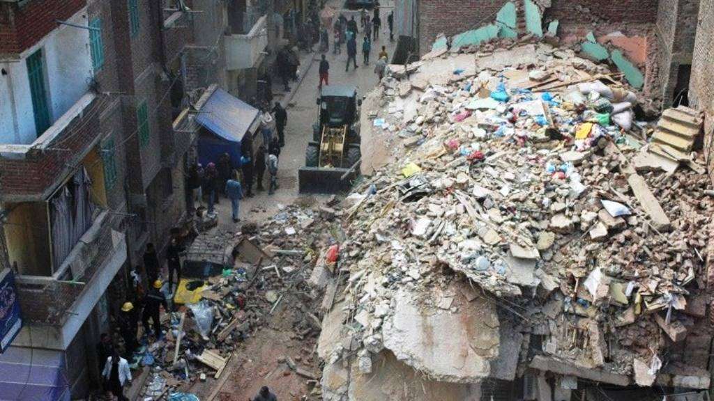 Τέσσερις νεκροί από κατάρρευση πολυκατοικίας στην Αλεξάνδρεια της Αιγύπτου