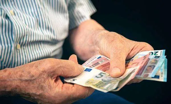 Οι πληρωμές από τον e-ΕΦΚΑ και τη ΔΥΠΑ έως τις 14 Αυγούστου