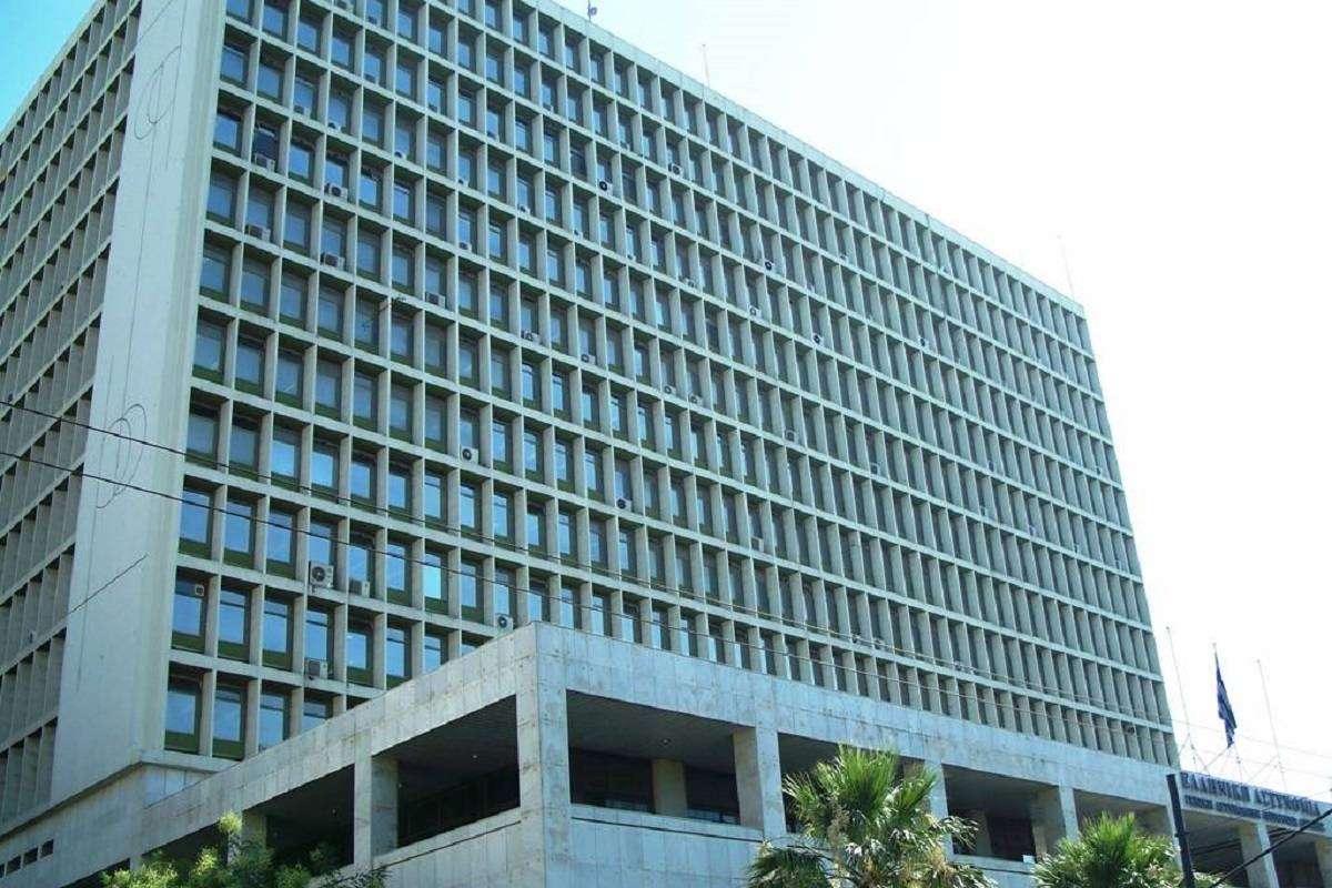 Στη ΓΑΔΑ κρατείται ο βουλευτής Κωνσταντίνος Φλώρος - Θα οδηγηθεί στην Ευελπίδων, μετά το επεισόδιο στη Βουλή