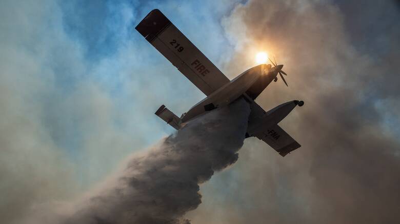 Μεγάλη Φωτιά στην Πάρο - Κλήθηκαν κάτοικοι από το 112 να εκκενώσουν και να κατευθυνθούν σε παραλία