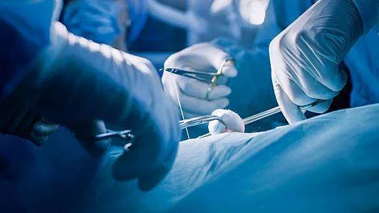 Εφιάλτης για 20χρονη στη Θεσσαλονίκη: Από επέμβαση ρουτίνας, με βαρύτατα εγκαύματα τρίτου βαθμού