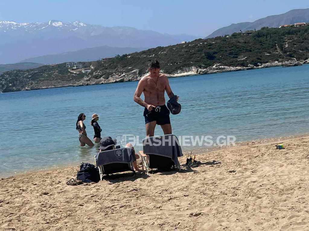 Χανιά: Στο Μαράθι ο Κυριάκος Μητσοτάκης για ανοιξιάτικο μπάνιο στη θάλασσα (φωτο)