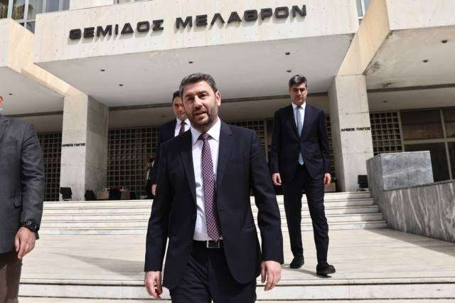 Σκάνδαλο υποκλοπών: Αντισυνταγματικός ο νόμος Μητσοτάκη που απαγορεύει την ενημέρωση όσων παρακολουθούνται