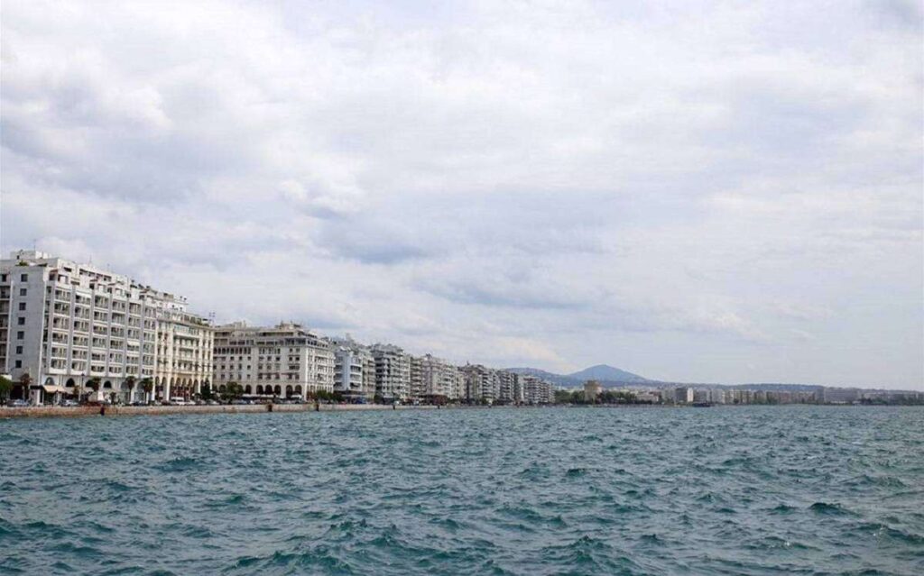 Συννεφιασμένο το σκηνικό του καιρού με λίγες τοπικές βροχές την Τρίτη 3 Φεβρουαρίου