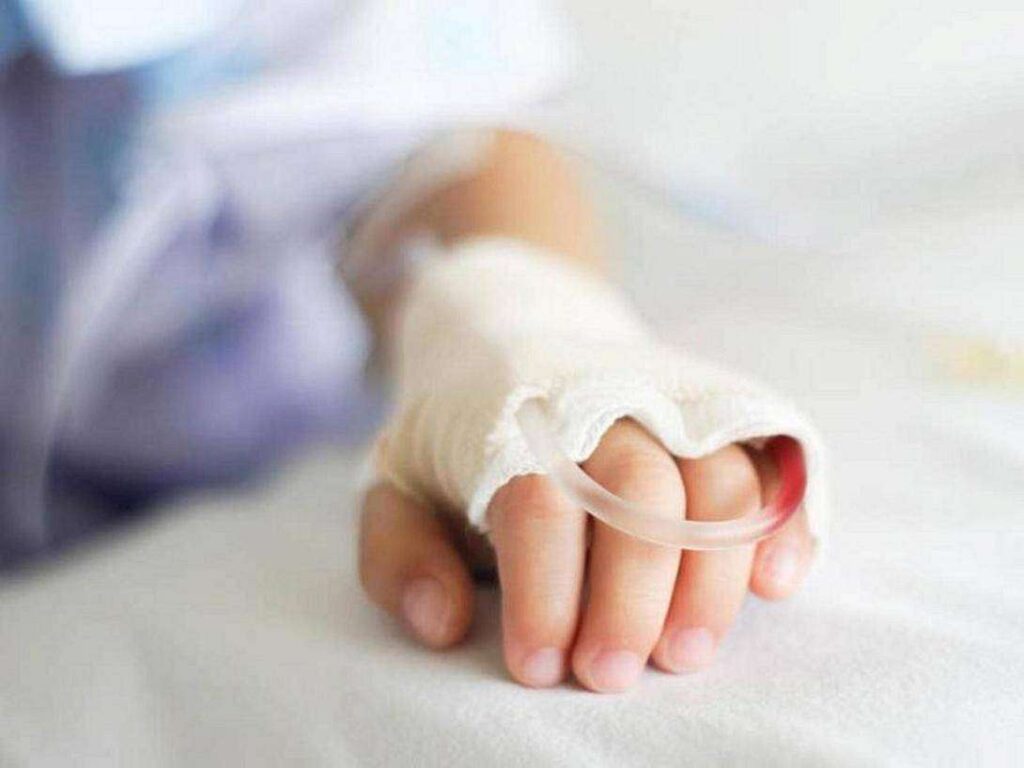 Ηράκλειο: Στη ΜΕΘ του ΠΑΓΝΗ 9χρονη με μηνιγγίτιδα – Αισιόδοξοι οι γιατροί