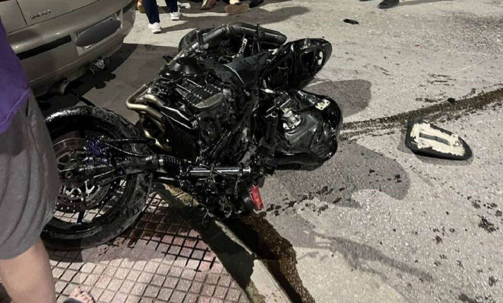 Θεσσαλονίκη: Σοβαρό τροχαίο με εκτροπή μηχανής – Σε κρίσιμη κατάσταση ο 25χρονος οδηγός