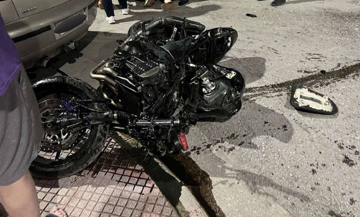 Σοβαρό τροχαίο στη Λάρισα: Αυτοκίνητο συγκρούστηκε με μηχανή - Στο νοσοκομείο δύο 23χρονοι