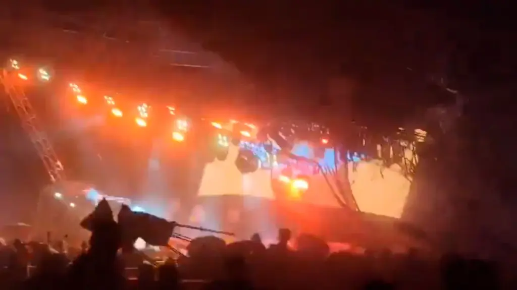 Πέντε νεκροί και 50 τραυματίες από κατάρρευση σκηνής κατά τη διάρκεια πολιτικής συγκέντρωσης//ΒΙΝΤΕΟ