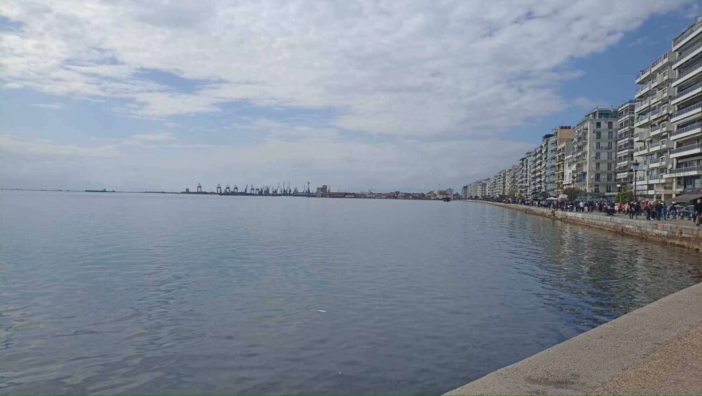 Άστατος και σήμερα ο καιρός – Άνοδος της θερμοκρασίας το Σαββατοκύριακο
