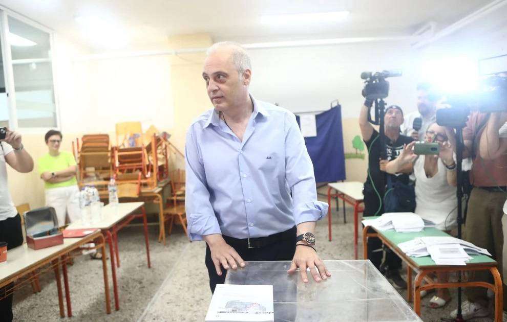 Ψήφισε στο 1ο Δημοτικό Πανοράματος ο Κυριάκος Βελόπουλος – “Αν μας εμπιστευτείτε δεν θα σας προδώσουμε ποτέ”