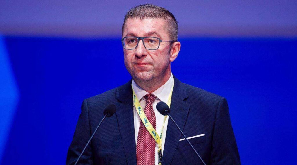 Σκόπια – Πρόκληση Χρίστιαν Μίτσκοσκι : Αποκάλεσε τη χώρα “Μακεδονία” κατά τις προγραμματικές δηλώσεις της νέας κυβέρνησης