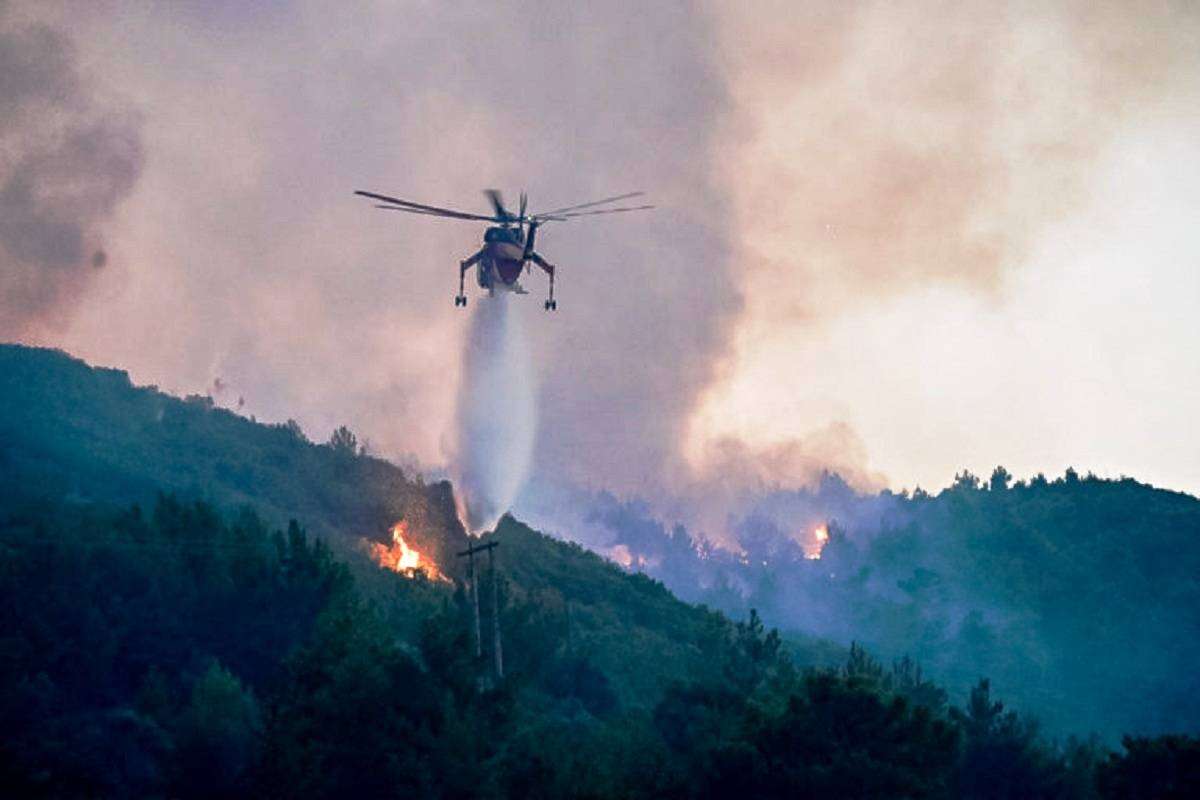 Υπό μερικό έλεγχο τέθηκε φωτιά σε αγροτοδασική έκταση στη Ζάκυνθο