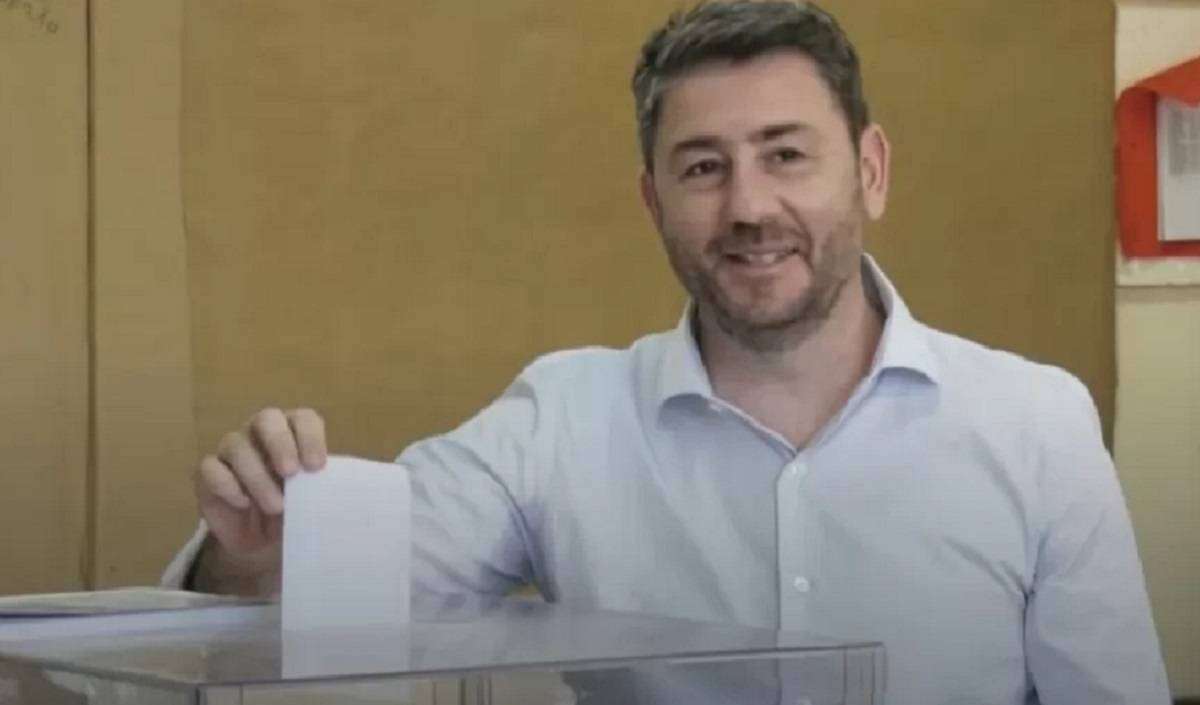 Στο Ηράκλειο ψήφισε ο Νίκος Ανδρουλάκης - "Ζητώ να μας εμπιστευτείτε"