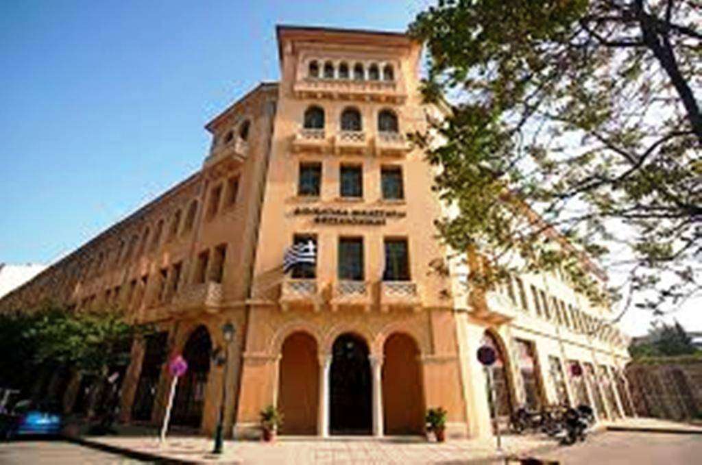 Στα Διοικητικά δικαστήρια οι ανεμβολίαστοι εργαζόμενοι του ΕΚΑΒ που είχαν τεθεί σε αναστολή εργασίας