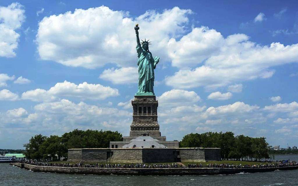 Η Ελλάδα συμφώνησε με τις ΗΠΑ να δέχεται μετανάστες από την Λατινική Αμερική αναφέρει το τηλεοπτικό δίκτυο CBS!