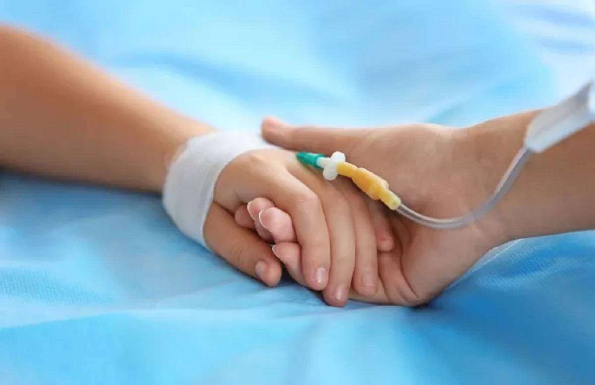 Πάτρα: Στο νοσοκομείο με εγκαύματα ένας 9χρονος – Τον χτύπησε βεγγαλικό σε σχολική γιορτή
