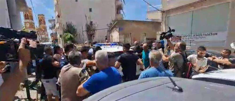 Ο Άρειος Πάγος ερευνά γιατί άφησαν ελεύθερο τον 37χρονο δολοφόνο της 11χρονης – Επεισόδια έξω από τα Δικαστήρια