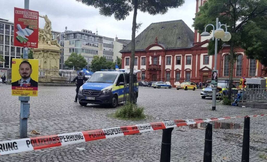 Γερμανία: Δύο δημοτικοί σύμβουλοι του ακροδεξιού AfD δέχθηκαν επίθεση στην Καρλσρούη – Πέντε προσαγωγές