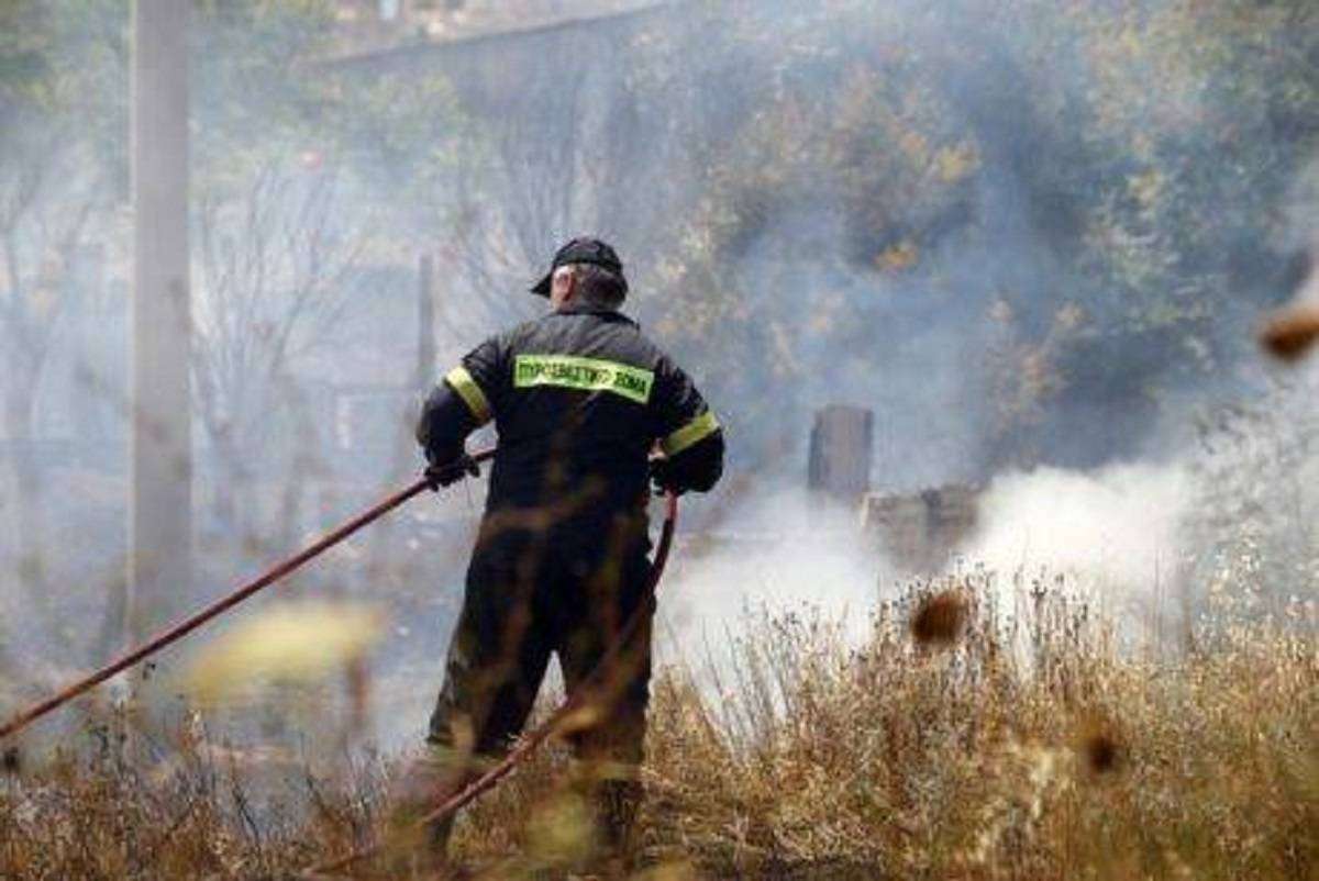 Φωτιά σε χορτολιβαδική έκταση το Ηράκλειο Κρήτης