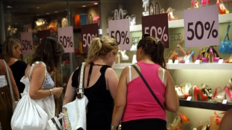 Θεσσαλονίκη: Ανοιχτά σήμερα τα καταστήματα για τις εκπτώσεις – Το ωράριο λειτουργίας