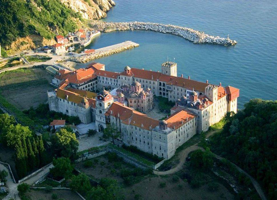 Στέλνουν τα ΜΑΤ στο Άγιο Όρος για να εκτελέσουν έξωση των πατέρων από τη Ιερά Μονή Εσφιγμένου