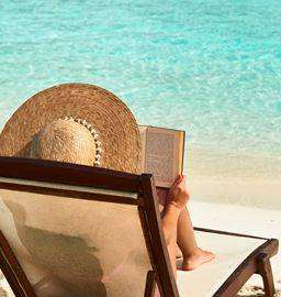 Οι μισοί Έλληνες δεν θα κάνουν διακοπές φέτος – Η Θάλασσα με το κιάλι εξαιτίας ακρίβειας