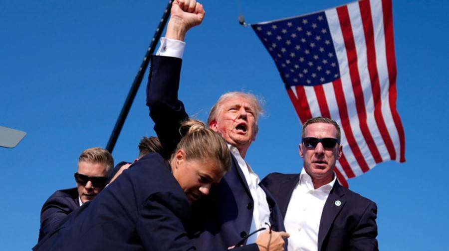 Ντόναλντ Τραμπ: “Δεν θα έπρεπε να είμαι εδώ – Θα έπρεπε να είμαι νεκρός”