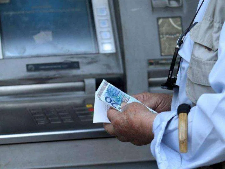 Συντάξεις Αυγούστου: Οι οριστικές ημερομηνίες πληρωμής