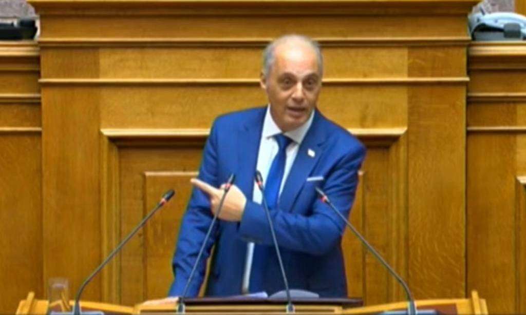 Κυριάκος Βελόπουλος: «Το τέρας διαφθοράς το φτιάξατε εσείς. Τρία κόμματα! Ψηφίζετε ό,τι πιο βρώμικο υπάρχει. Επιχειρείτε να ξεπλύνετε το βρώμικο χρήμα»