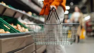 Τελευταία η Ελλάδα στην αγοραστική δύναμη των πολιτών της ΕΕ μαζί με την Βουλγαρία