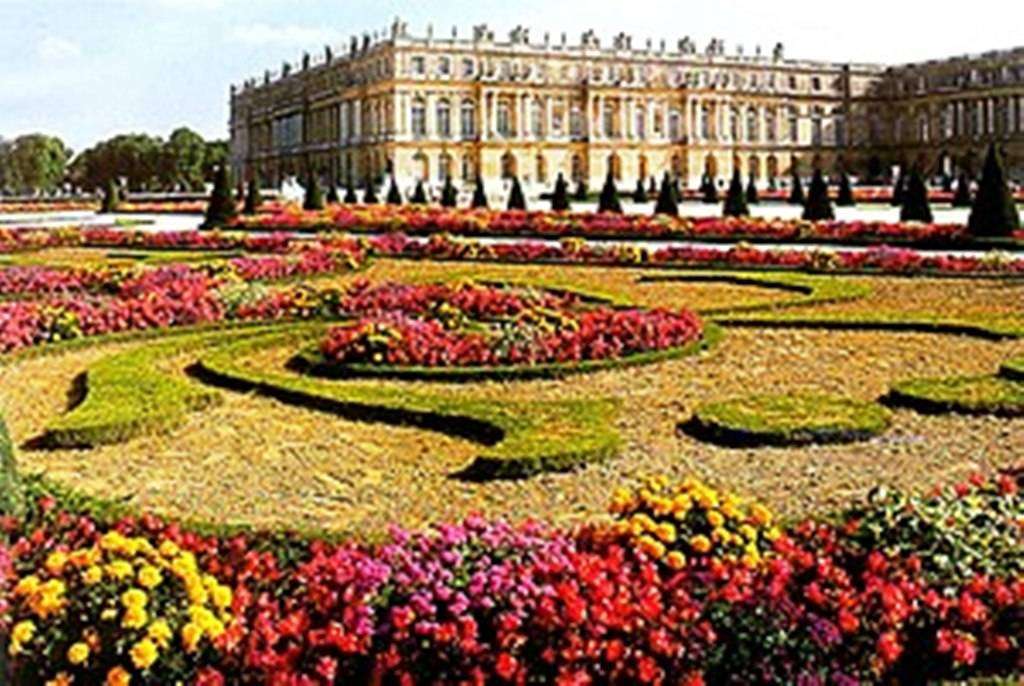 Επέμβαση της αστυνομίας και εκκένωση στο Παλάτι των Βερσαλλιών στο Παρίσι