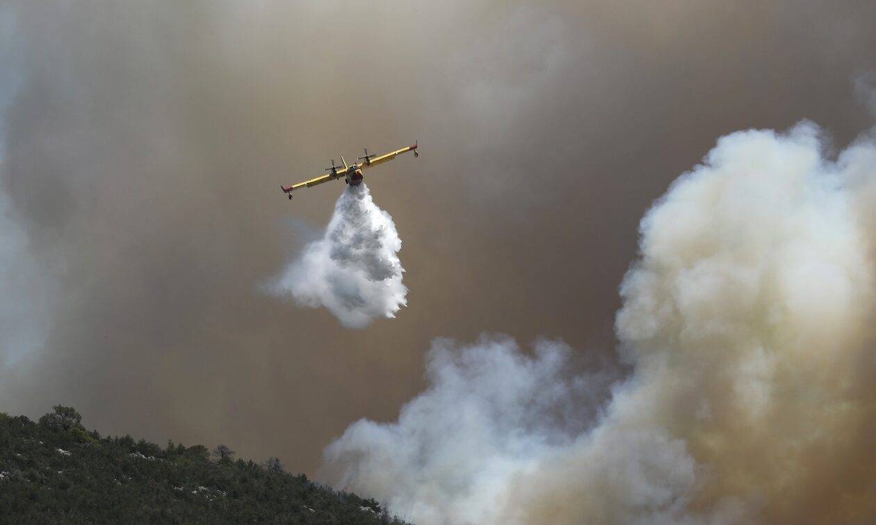 Πολύ υψηλός κίνδυνος πυρκαγιάς και αύριο σε αρκετές περιοχές της χώρας