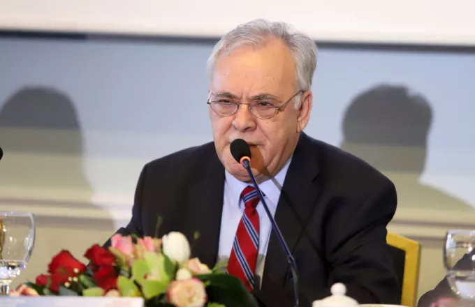 Προβληματισμός και νέες αναταραχές στην Κουμουνδούρου με την αποχώρηση Δραγασάκη