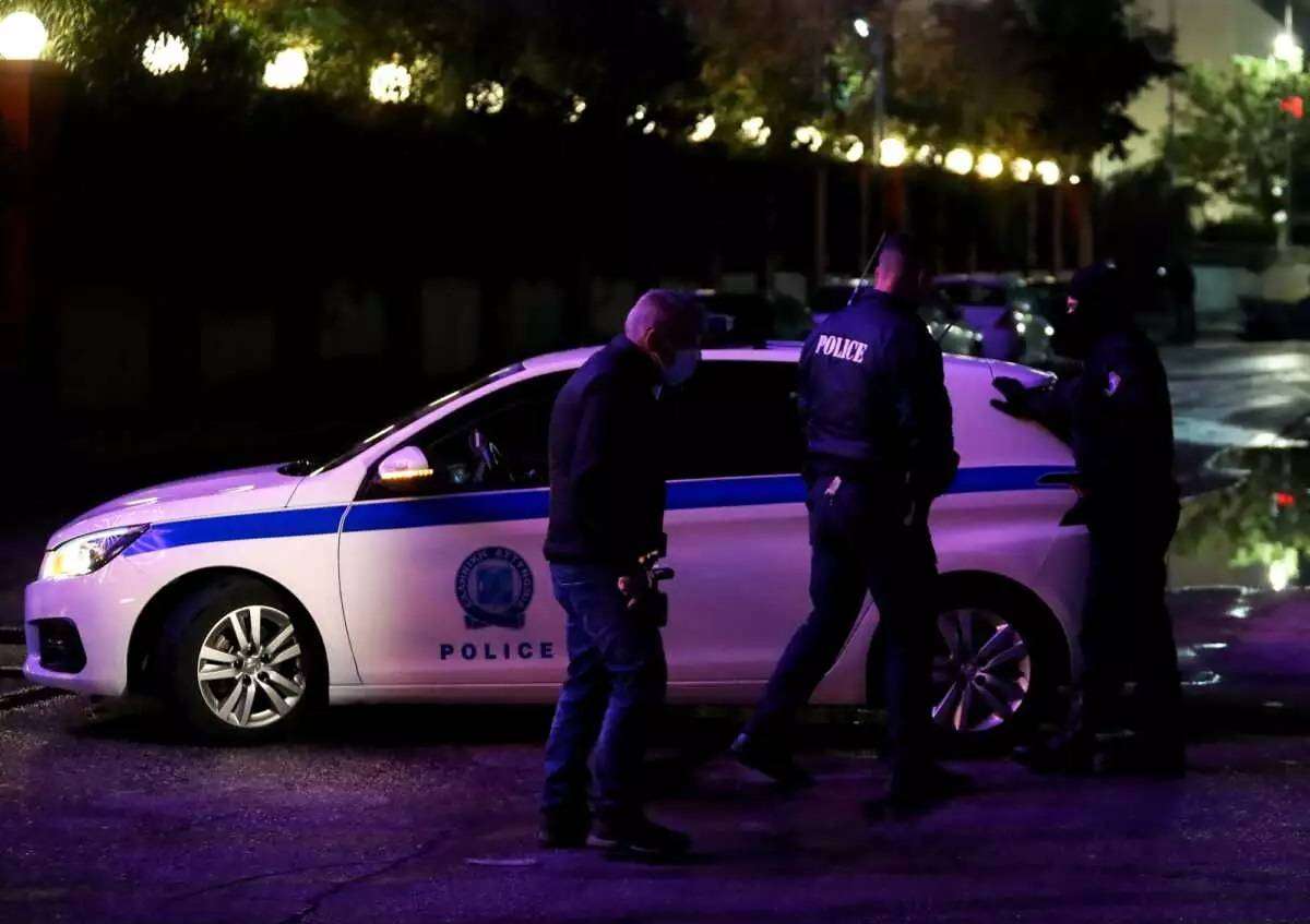 Χαλκιδική: Άγριο επεισόδιο με πυροβολισμούς σε beach bar στη Χανιώτη - Τρεις στο νοσοκομείο