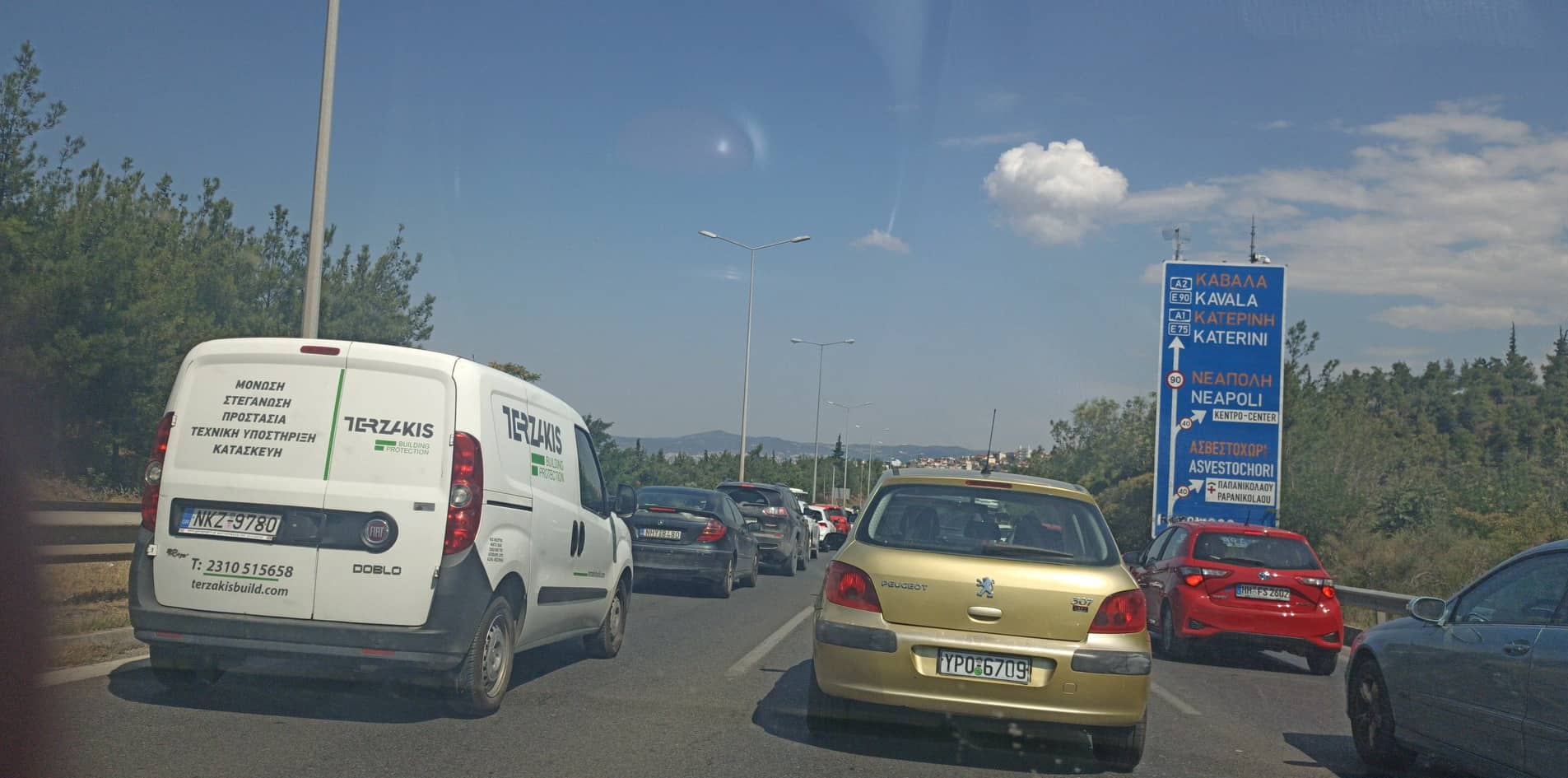 Θεσσαλονίκη: Σε εξέλιξη η έξοδος των αδειούχων - Μποτιλιάρισμα στον Περιφερειακό, καθυστερήσεις στα Μάλγαρα