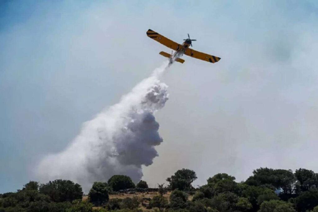 Εκκενώνεται λόγω πυρκαγιάς στην περιοχή ο οικισμός Παναγία Τρικάλων