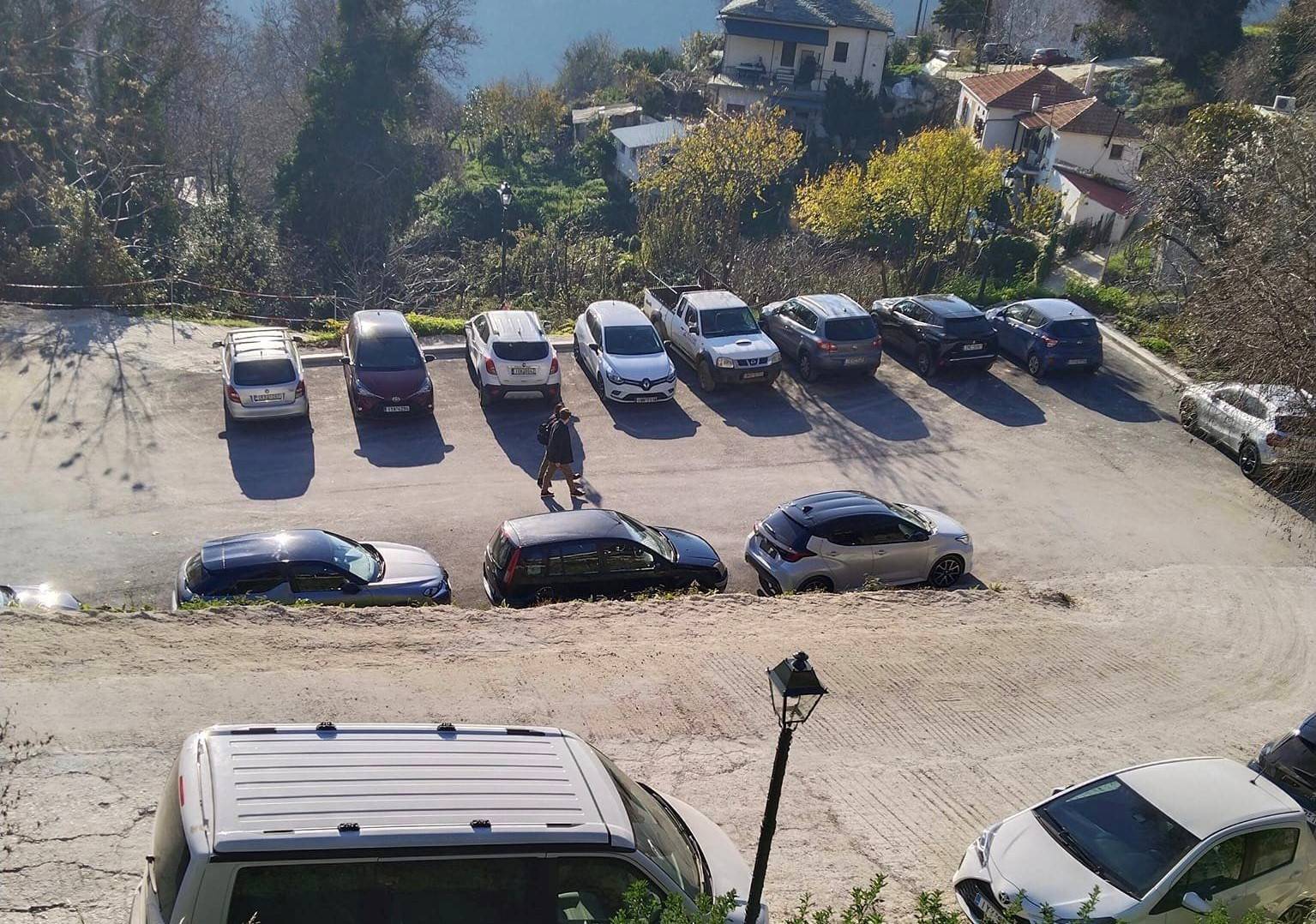 Πήλιο: Υποχώρησε ο δρόμος στο πάρκινγκ στις Μηλιές – Εγκλωβίστηκαν 10 οχήματα