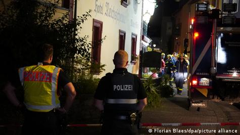 Germany: 9 feared trapped after hotel building collapse – DW – 08/07/2024