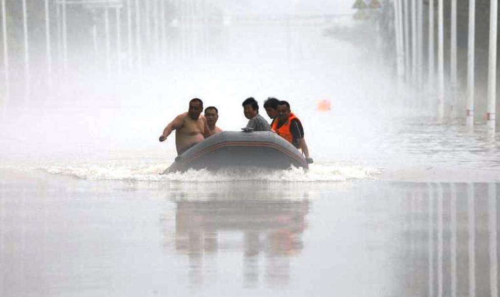 Τουλάχιστον 30 νεκροί στην Κίνα από καταρρακτώδεις βροχές