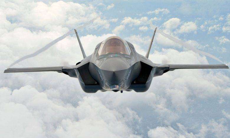 Γιατί το κράνος του πιλότου στο F-35 κοστίζει 400.000 δολάρια;